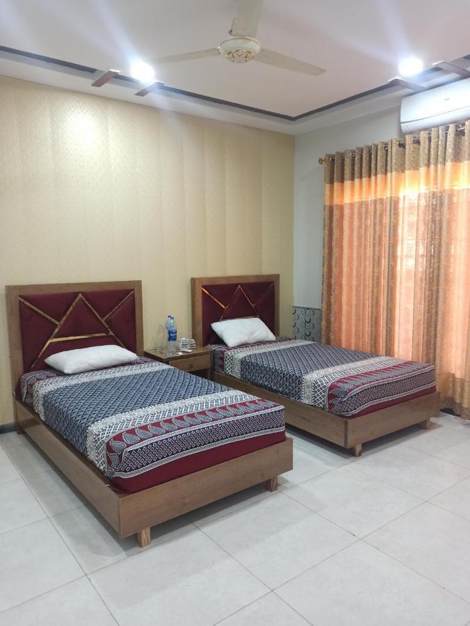 The Crown Guest House Islamabad Esterno foto