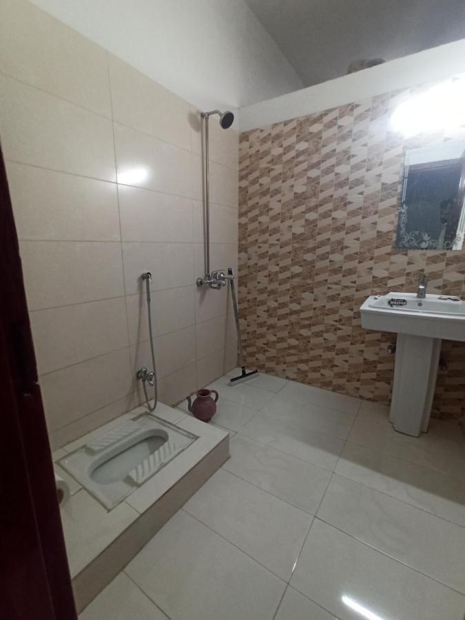 The Crown Guest House Islamabad Esterno foto